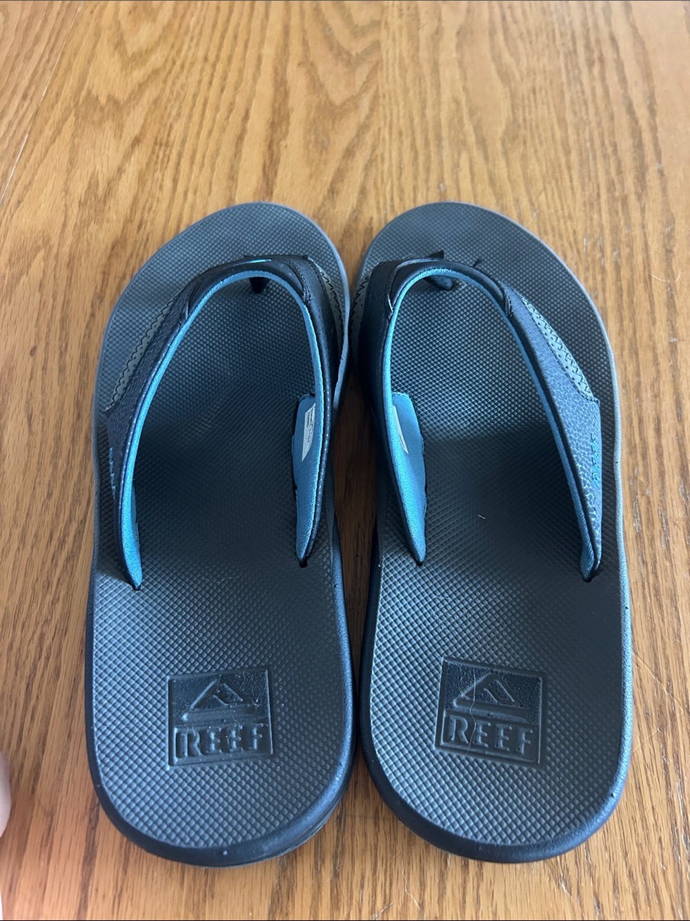Reef Black and Teal Men’s Cushioned Flip Flops - Picture 4 of 4